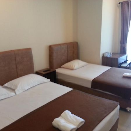 Galaxy Hotel Surabaya Exterior photo