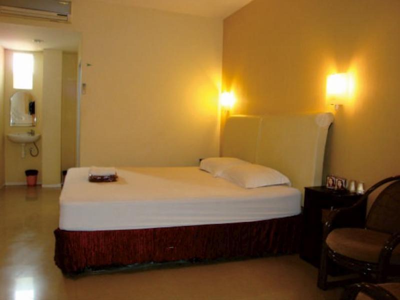 Galaxy Hotel Surabaya Exterior photo