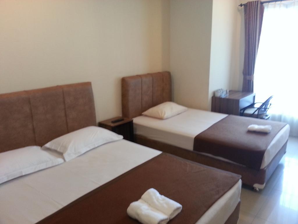 Galaxy Hotel Surabaya Exterior photo